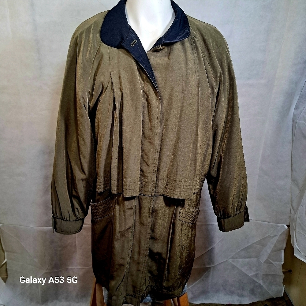GALLERY Green & Navy Rain Jacket Women's Size Large